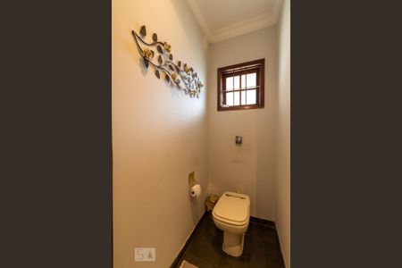 Casa à venda com 308m², 5 quartos e 4 vagas Casa à venda com 308m², 5 quartos e 4 vagasLavabo