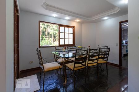 Casa à venda com 308m², 5 quartos e 4 vagas Casa à venda com 308m², 5 quartos e 4 vagasSala de Jantar