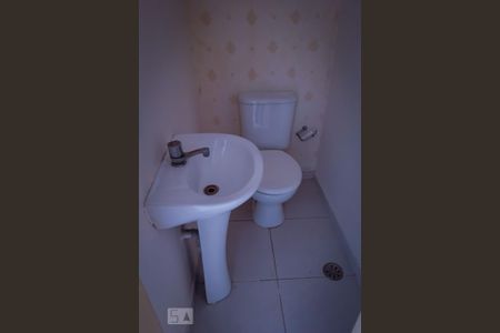 Casa de condomínio à venda com 80m², 2 quartos e 1 vagaLavabo