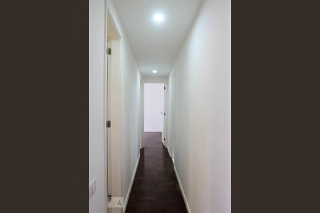 Corredor de apartamento para alugar com 2 quartos, 90m² em Lagoa, Rio de Janeiro
