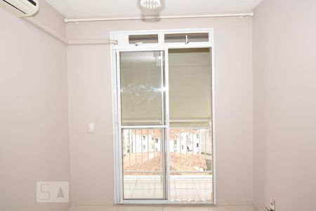 Sala de apartamento à venda com 2 quartos, 50m² em Parada de Lucas, Rio de Janeiro