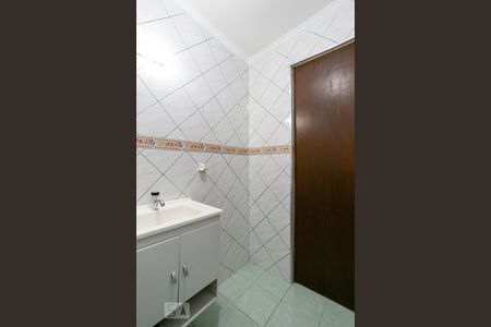 Casa para alugar com 150m², 2 quartos e 2 vagasBanheiro do escritório