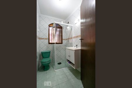 Casa para alugar com 150m², 2 quartos e 2 vagasBanheiro do escritório