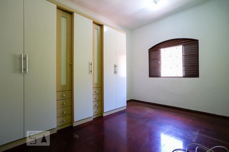 Casa para alugar com 150m², 2 quartos e 2 vagasQuarto 2