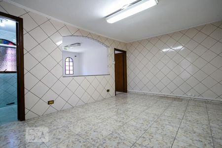 Casa para alugar com 150m², 2 quartos e 2 vagasEscritório 1