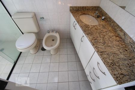 Banheiro da suíte  de apartamento para alugar com 3 quartos, 98m² em Perdizes, São Paulo