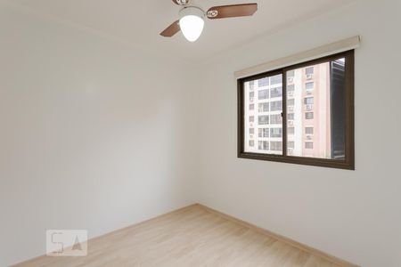 Quarto 2 de apartamento para alugar com 2 quartos, 58m² em Jardim Carvalho, Porto Alegre