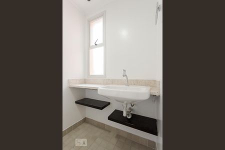 Apartamento para alugar com 58m², 2 quartos e 2 vagas Apartamento para alugar com 58m², 2 quartos e 2 vagasBanheiro