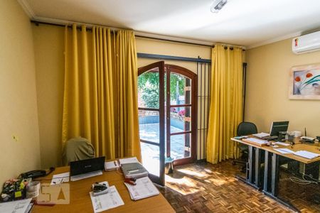 Casa à venda com 228m², 4 quartos e 2 vagas Casa à venda com 228m², 4 quartos e 2 vagasSuíte 2