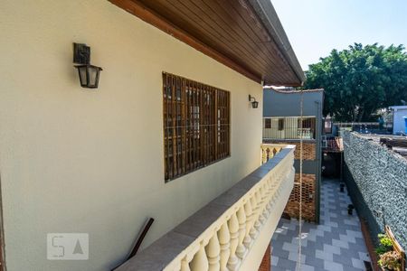 Casa à venda com 228m², 4 quartos e 2 vagas Casa à venda com 228m², 4 quartos e 2 vagasEdicula