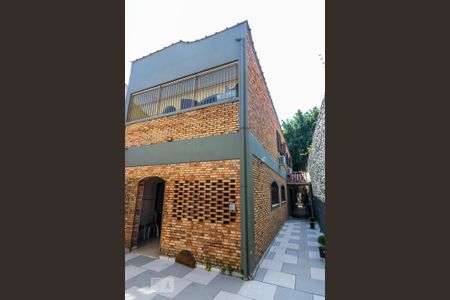 Casa à venda com 228m², 4 quartos e 2 vagas Casa à venda com 228m², 4 quartos e 2 vagasQuintal