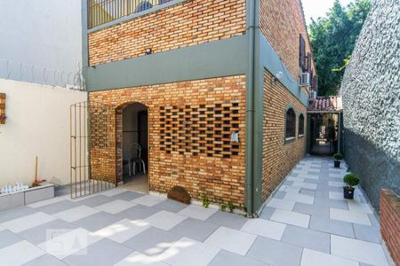 Casa à venda com 228m², 4 quartos e 2 vagas Casa à venda com 228m², 4 quartos e 2 vagasQuintal