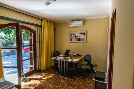 Casa à venda com 228m², 4 quartos e 2 vagas Casa à venda com 228m², 4 quartos e 2 vagasSuíte 2