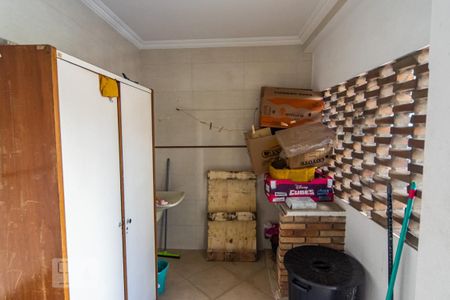 Casa à venda com 228m², 4 quartos e 2 vagas Casa à venda com 228m², 4 quartos e 2 vagasÁrea de Serviço