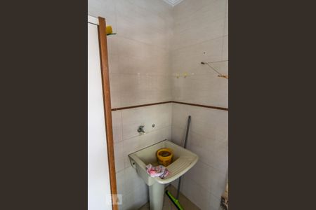 Casa à venda com 228m², 4 quartos e 2 vagas Casa à venda com 228m², 4 quartos e 2 vagasÁrea de Serviço