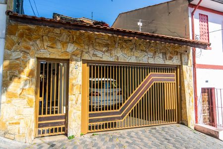 Casa à venda com 228m², 4 quartos e 2 vagas Casa à venda com 228m², 4 quartos e 2 vagasFachada