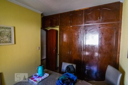 Casa à venda com 228m², 4 quartos e 2 vagas Casa à venda com 228m², 4 quartos e 2 vagasQuarto 3