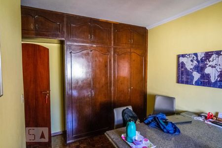 Casa à venda com 228m², 4 quartos e 2 vagas Casa à venda com 228m², 4 quartos e 2 vagasQuarto 3