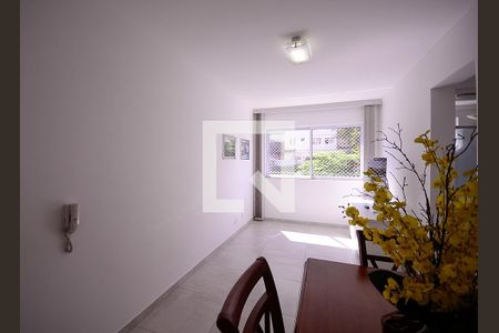 Sala  de apartamento à venda com 2 quartos, 56m² em Jardim Celeste, São Paulo