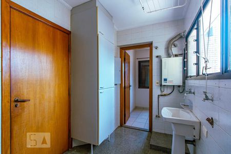 Apartamento para alugar com 120m², 3 quartos e 2 vagas Apartamento para alugar com 120m², 3 quartos e 2 vagasLavanderia