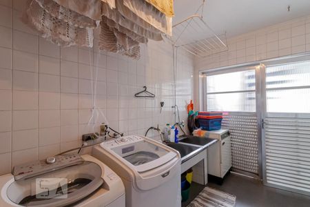 Casa à venda com 288m², 5 quartos e 6 vagasÁrea de Serviço