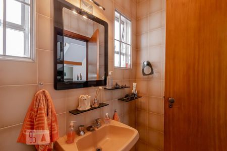 Casa à venda com 288m², 5 quartos e 6 vagasLavabo 