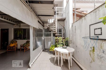 Casa à venda com 288m², 5 quartos e 6 vagasCorredor 