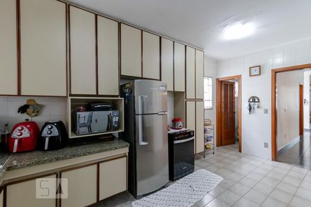 Casa à venda com 288m², 5 quartos e 6 vagasCozinha 