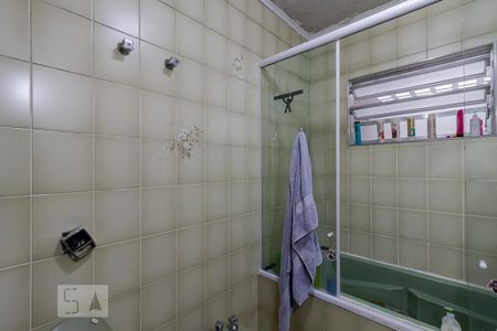 Casa à venda com 288m², 5 quartos e 6 vagasBanheiro da Suíte 1