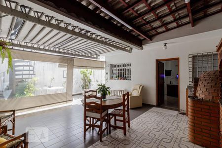 Casa à venda com 288m², 5 quartos e 6 vagasChurrasqueira