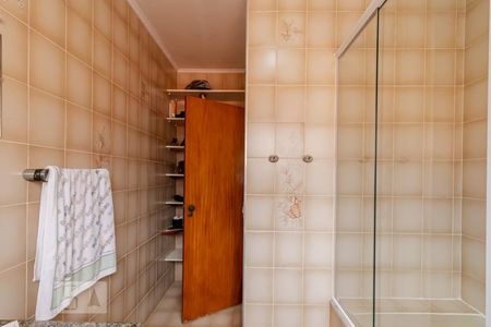 Casa à venda com 288m², 5 quartos e 6 vagasBanheiro da Suíte 2