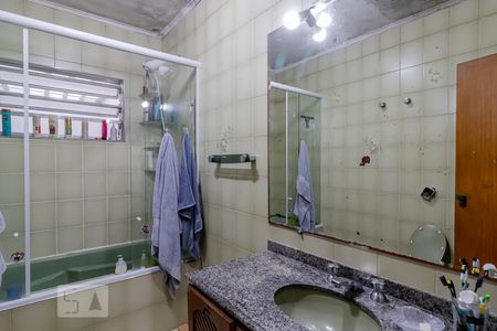 Casa à venda com 288m², 5 quartos e 6 vagasBanheiro da Suíte 1