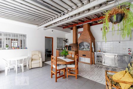 Casa à venda com 288m², 5 quartos e 6 vagasChurrasqueira