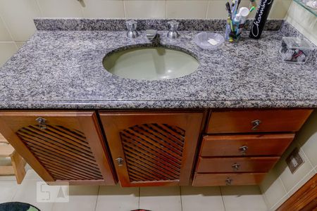 Casa à venda com 288m², 5 quartos e 6 vagasBanheiro da Suíte 1