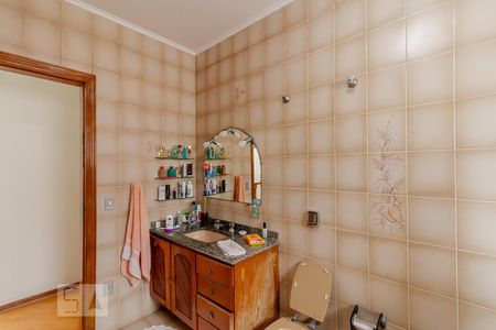 Casa à venda com 288m², 5 quartos e 6 vagasBanheiro 