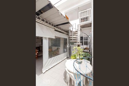 Casa à venda com 288m², 5 quartos e 6 vagasCorredor 