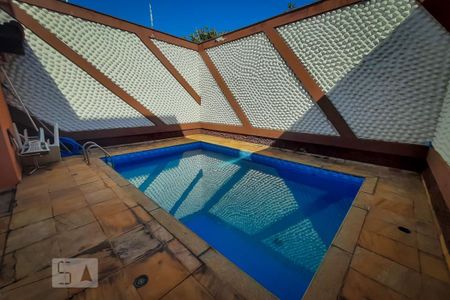Casa à venda com 450m², 3 quartos e 3 vagasPiscina