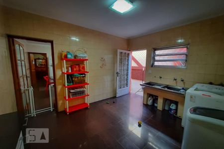 Casa à venda com 450m², 3 quartos e 3 vagasLavanderia
