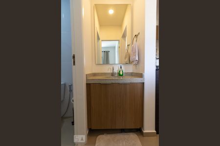 Banheiro de apartamento para alugar com 1 quarto, 39m² em Jardim Trussardi, São Paulo