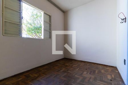 Casa à venda com 220m², 4 quartos e 2 vagasCasa de fundos - Quarto