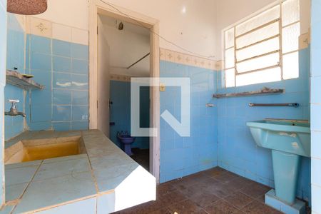 Casa à venda com 220m², 4 quartos e 2 vagasÁrea de serviço