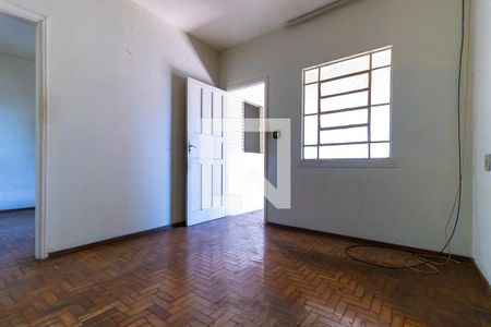 Casa à venda com 220m², 4 quartos e 2 vagasCasa de fundos - Sala