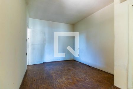 Casa à venda com 220m², 4 quartos e 2 vagasCasa de fundos - Quarto