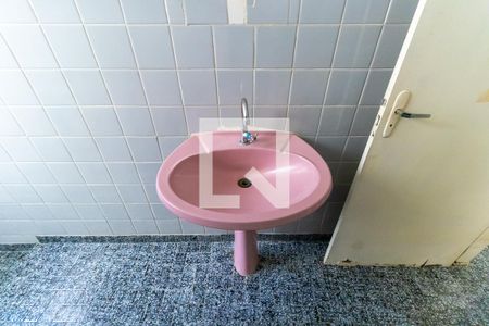 Casa à venda com 220m², 4 quartos e 2 vagasBanheiro