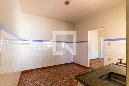 Casa à venda com 220m², 4 quartos e 2 vagasCasa de fundos - Cozinha