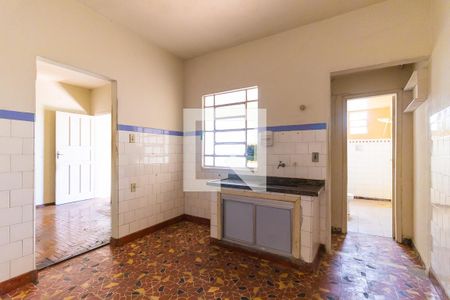 Casa à venda com 220m², 4 quartos e 2 vagasCasa de fundos - Cozinha