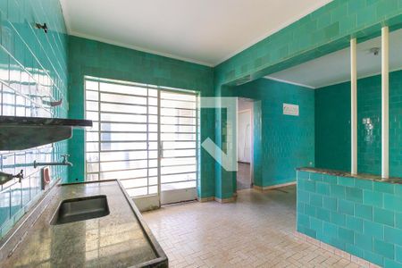 Casa à venda com 220m², 4 quartos e 2 vagasCozinha