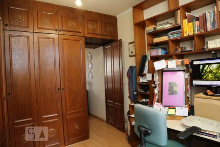 Apartamento à venda com 160m², 3 quartos e 3 vagasEscritório