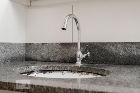 Banheiro de apartamento à venda com 2 quartos, 47m² em Protásio Alves, Porto Alegre