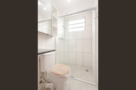 Banheiro de apartamento à venda com 2 quartos, 47m² em Protásio Alves, Porto Alegre